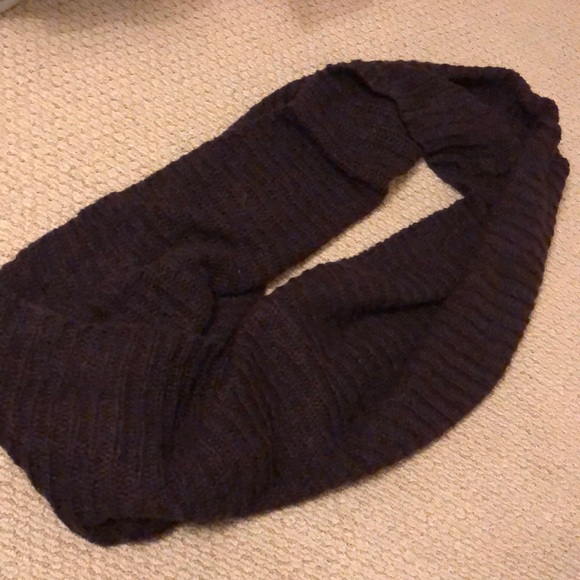 Large Infinity Scarf - Picture 2 of 3